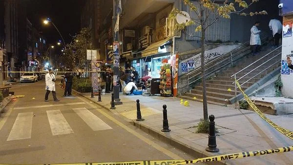 İstanbul’da çifte cinayet… 40 el ateş edildi